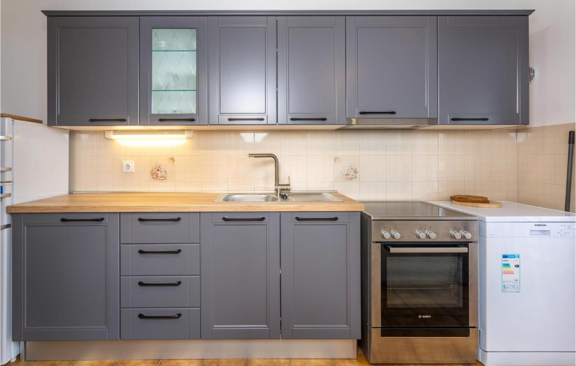 Nice Apartment In Lovran With Kitchen المظهر الخارجي الصورة
